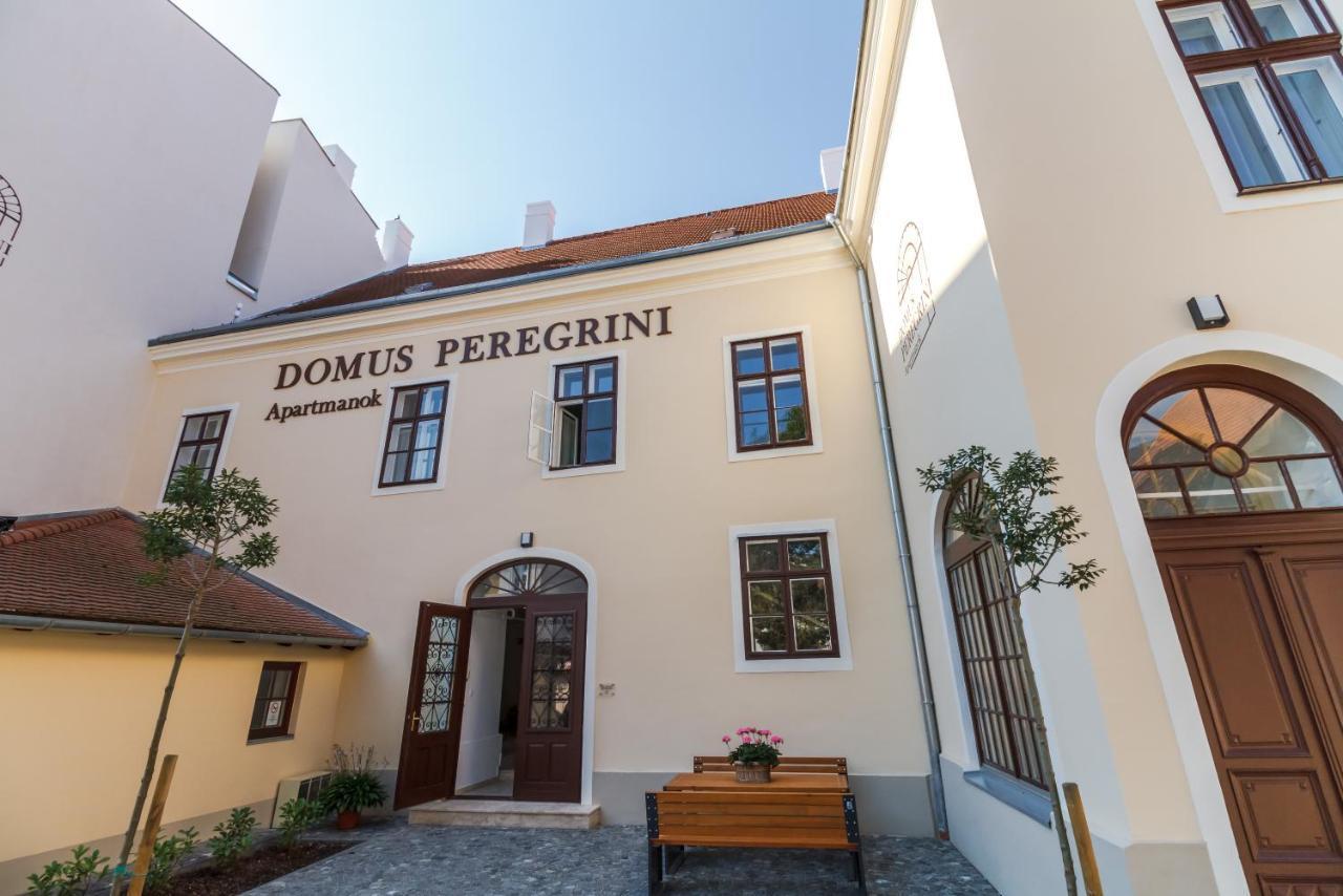 מלון דירות Domus Peregrini *